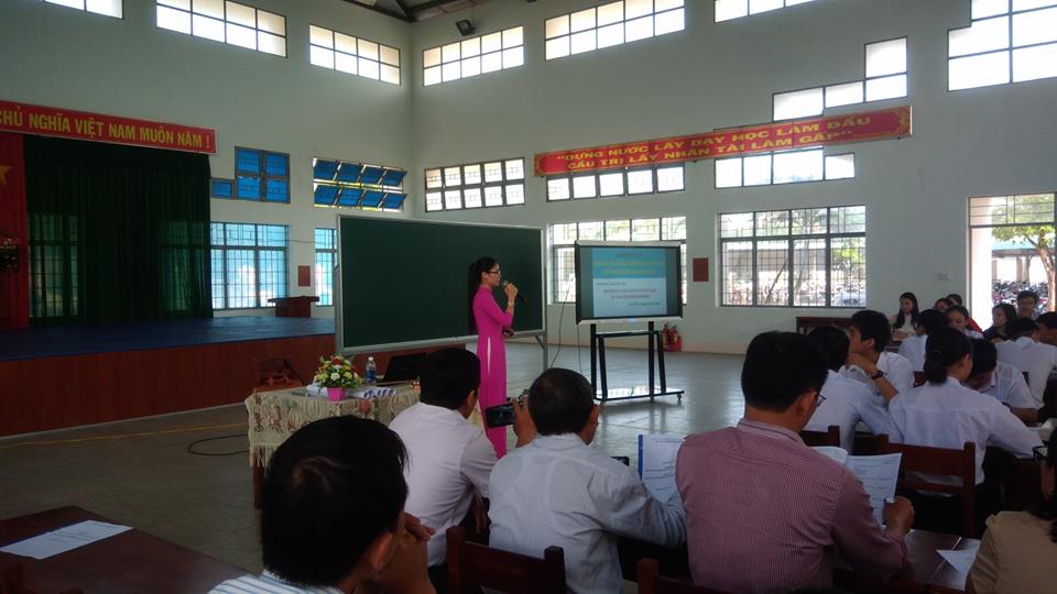Buổi tập huấn giáo viên THPT dạy Sinh học bằng Tiếng Anh (ngày 06 tháng 03 năm 2019)